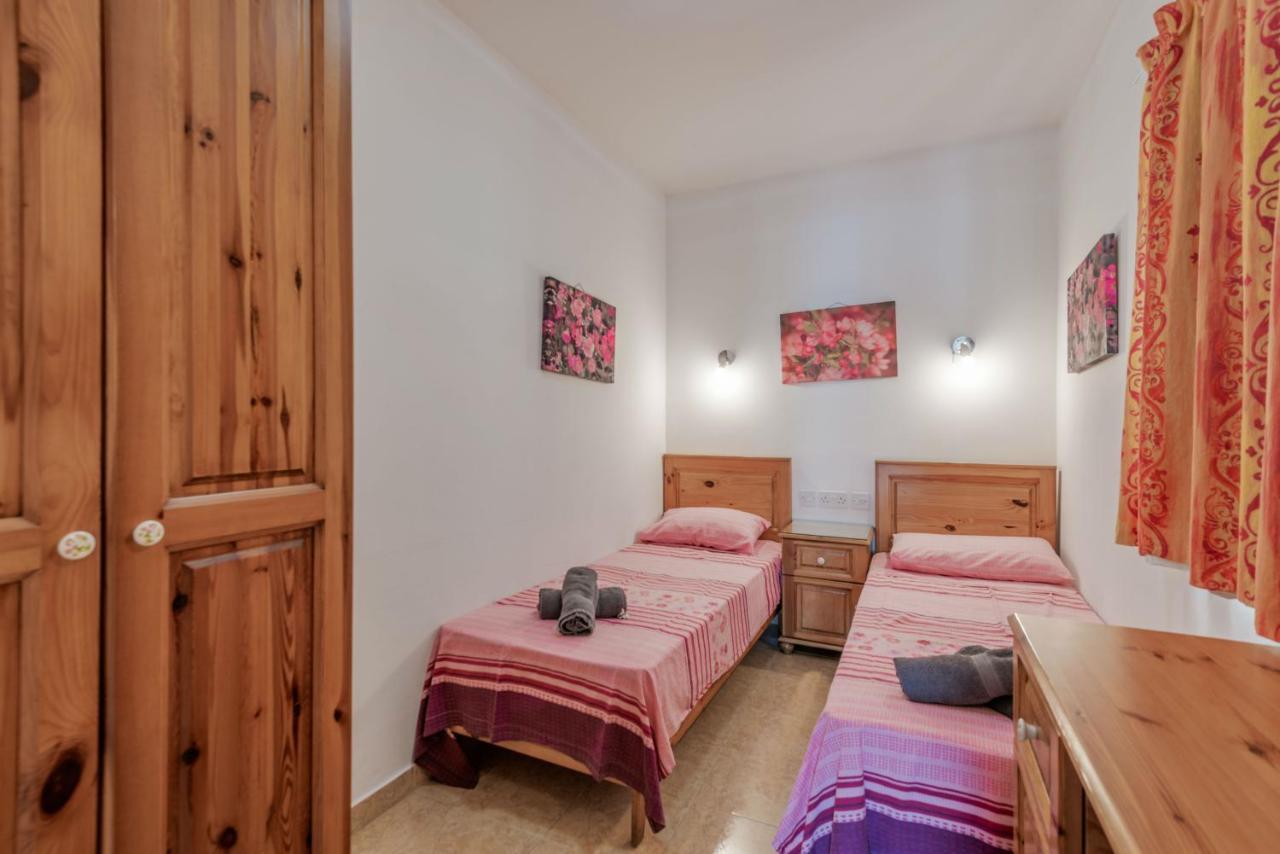 Harbour Lights Seafront 2 Bedroom Apartments With Panoramic Sea Views - By Getawaysmalta セント・ポールズ・ベイ エクステリア 写真