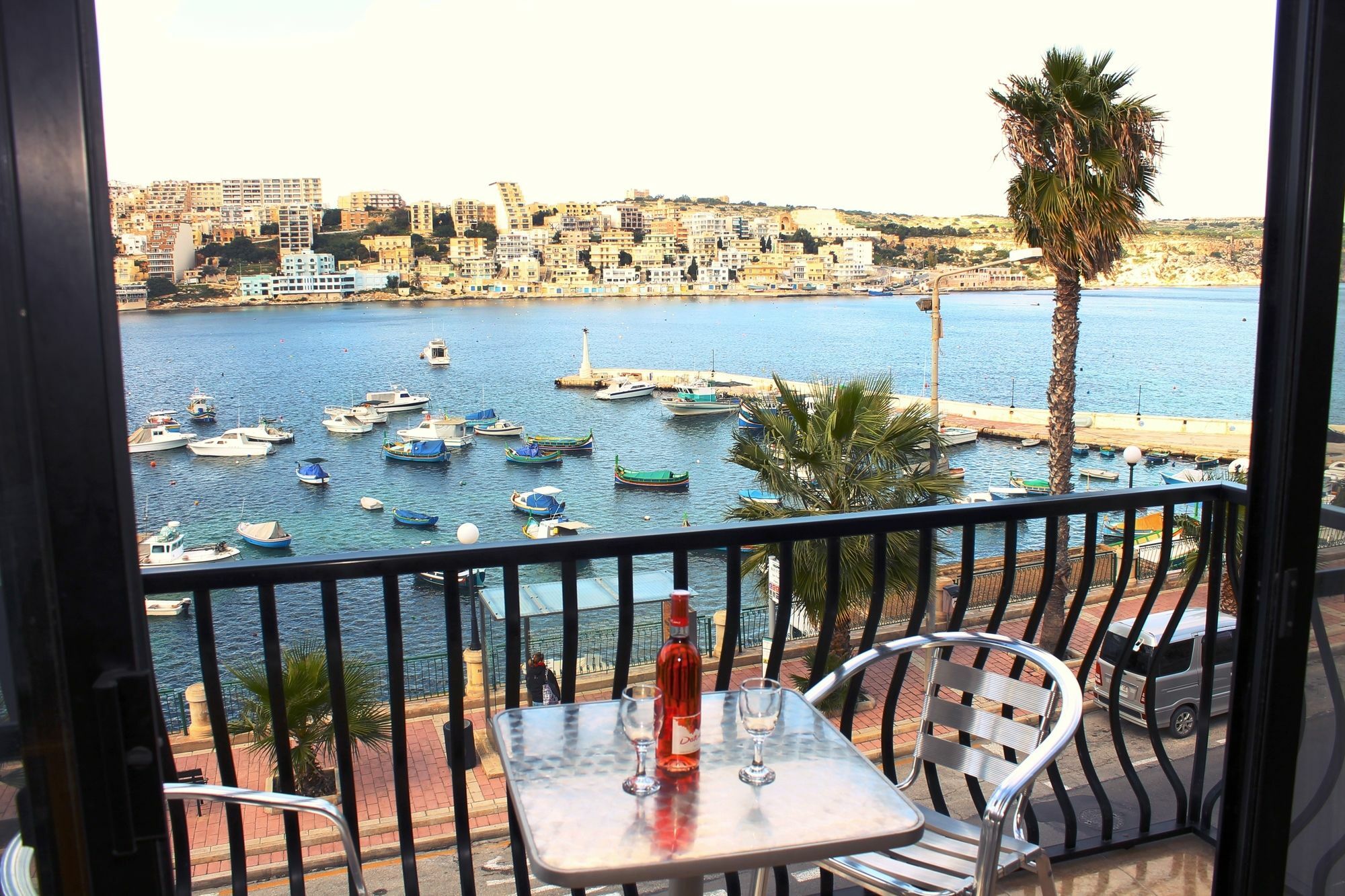 Harbour Lights Seafront 2 Bedroom Apartments With Panoramic Sea Views - By Getawaysmalta セント・ポールズ・ベイ エクステリア 写真
